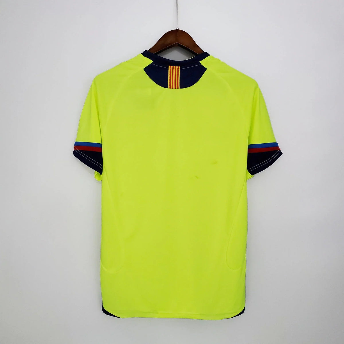 Barcelona 2005/2006 Away Retro Jersey