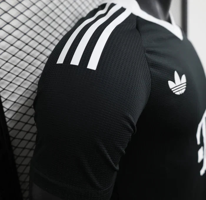 Bayern Munchen 2024/2025 Goalkeeper Third Away Kit