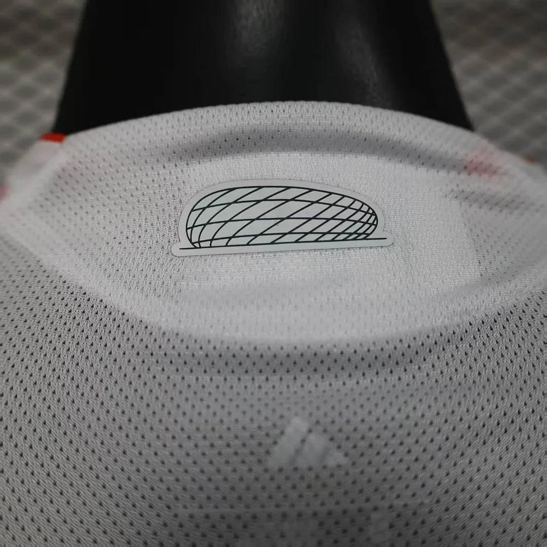 Bayern Munchen 2025/2026 Away Long Sleeve Jersey