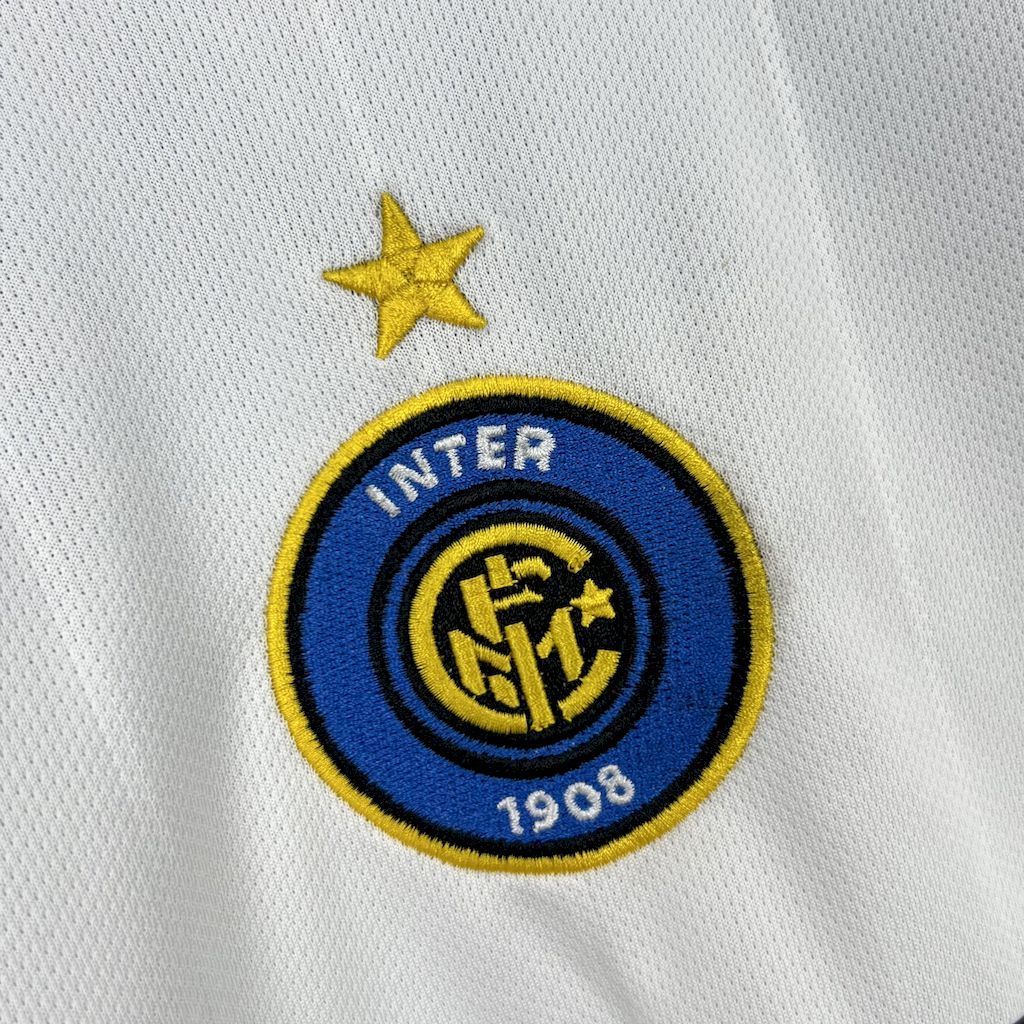Inter Milan 2004/2005 Away Retro Jersey