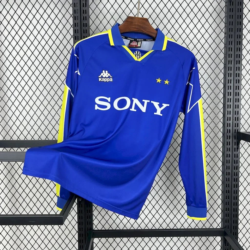 Juventus 1996/1997 Away Long Sleeve Retro Jersey