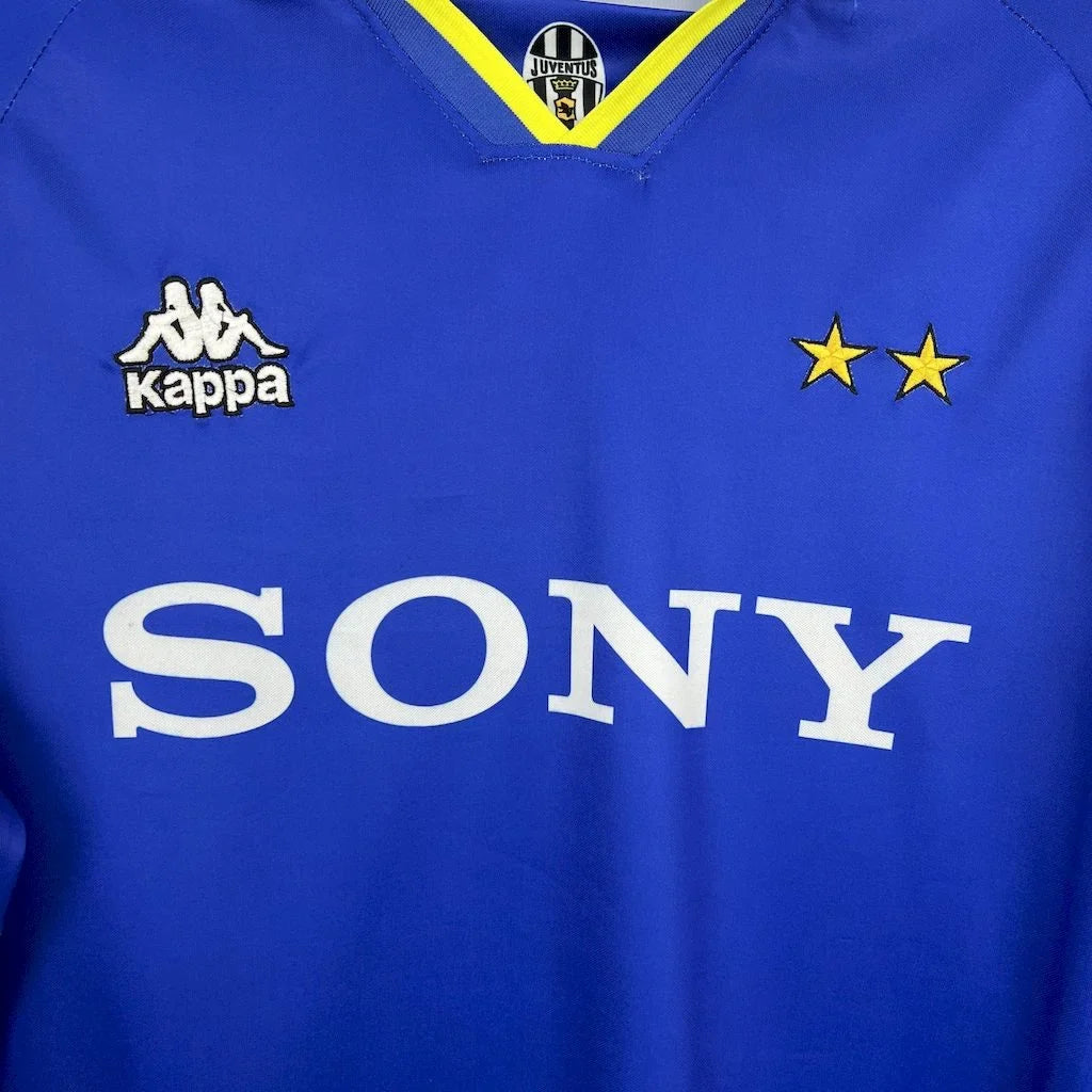 Juventus 1996/1997 Away Long Sleeve Retro Jersey