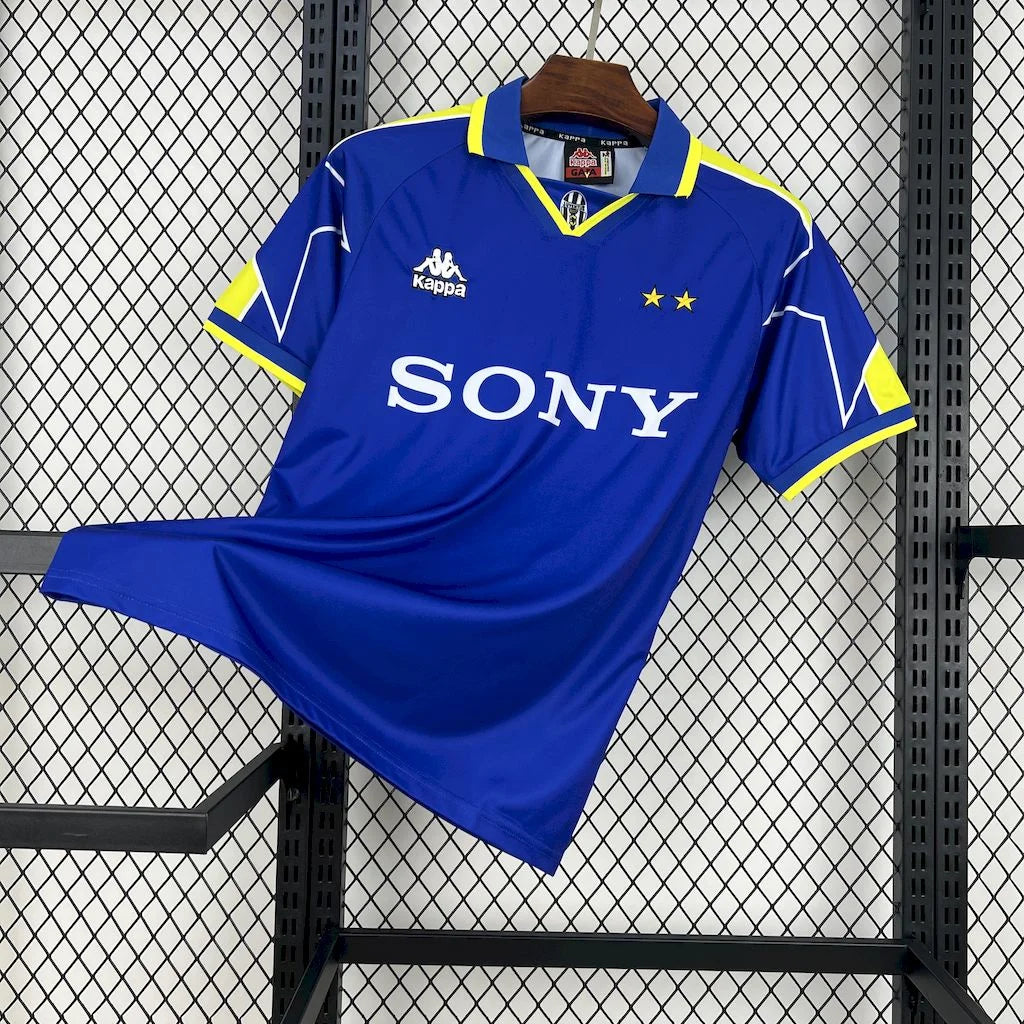 Juventus 1996/1997 Away Retro Jersey
