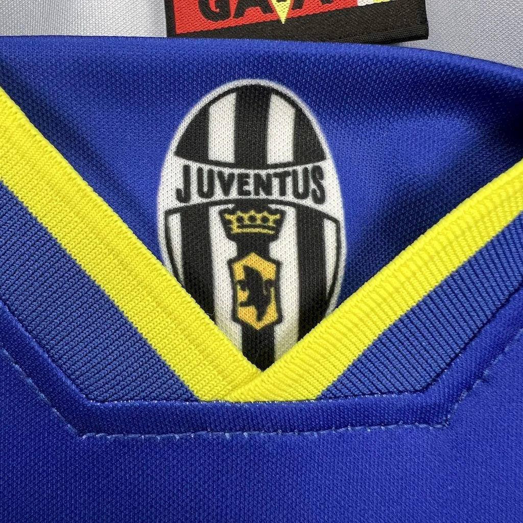 Juventus 1996/1997 Away Retro Jersey