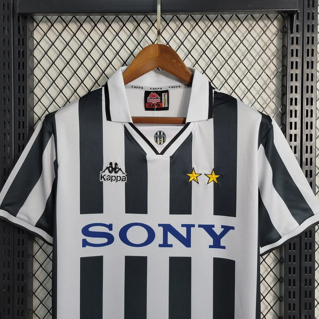 Juventus 1996/1997 Home Retro Jersey
