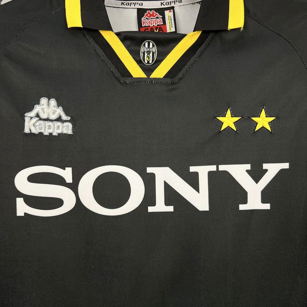 Juventus 1996/1997 Third Away Retro Jersey