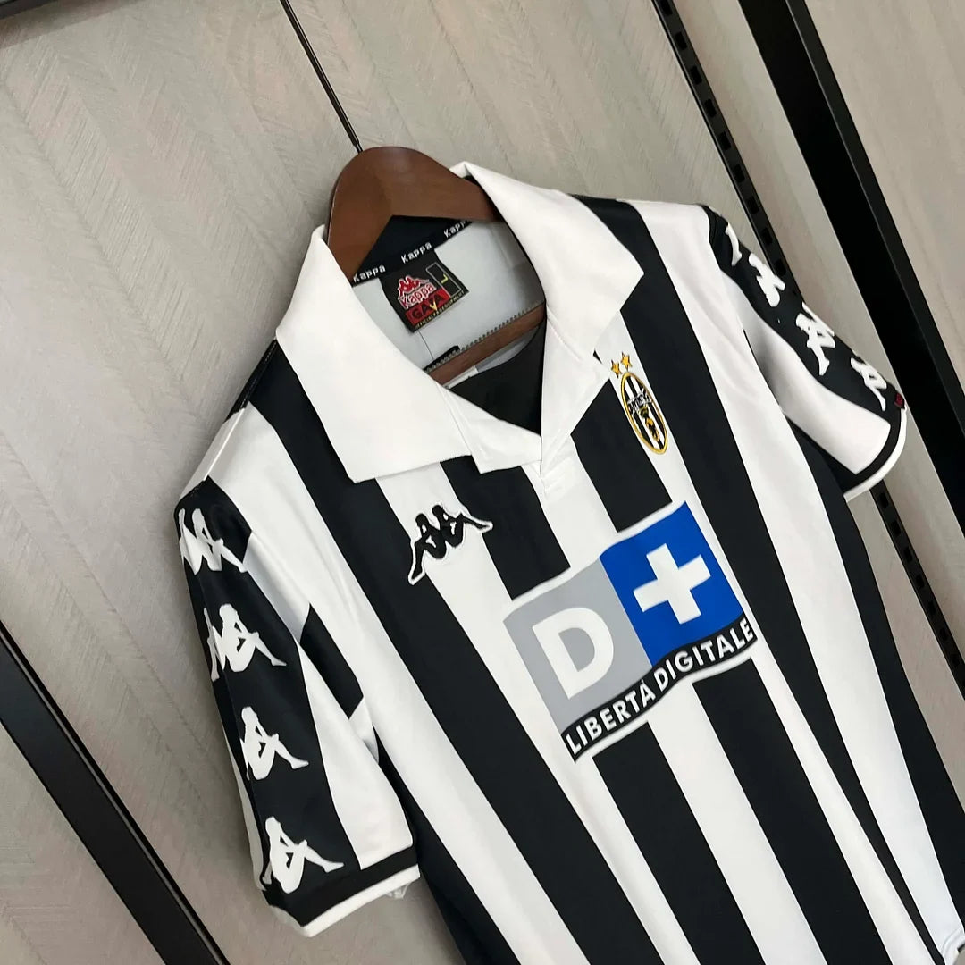 Juventus 1999/2000 Home Retro Jersey