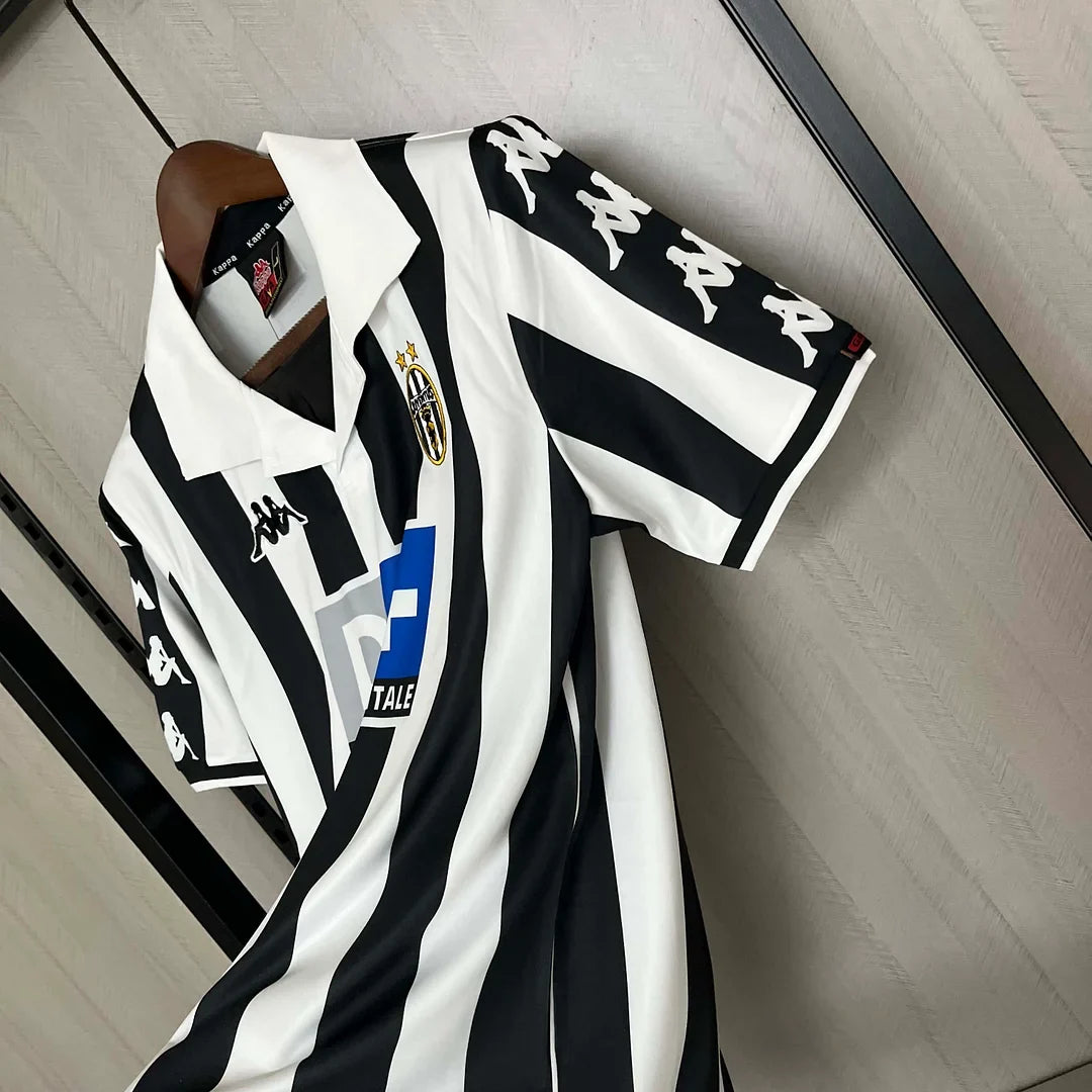 Juventus 1999/2000 Home Retro Jersey