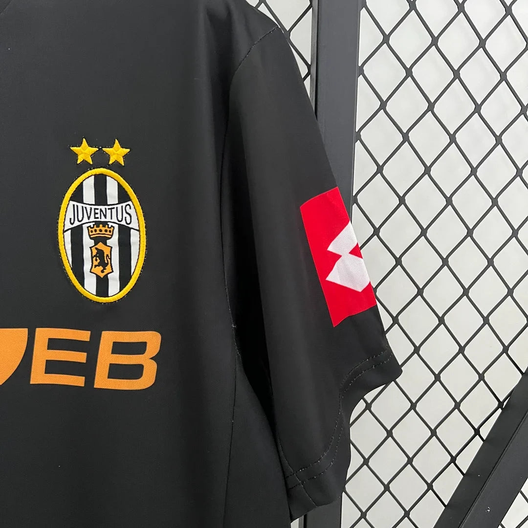 Juventus 2001/2002 Away Retro Jersey