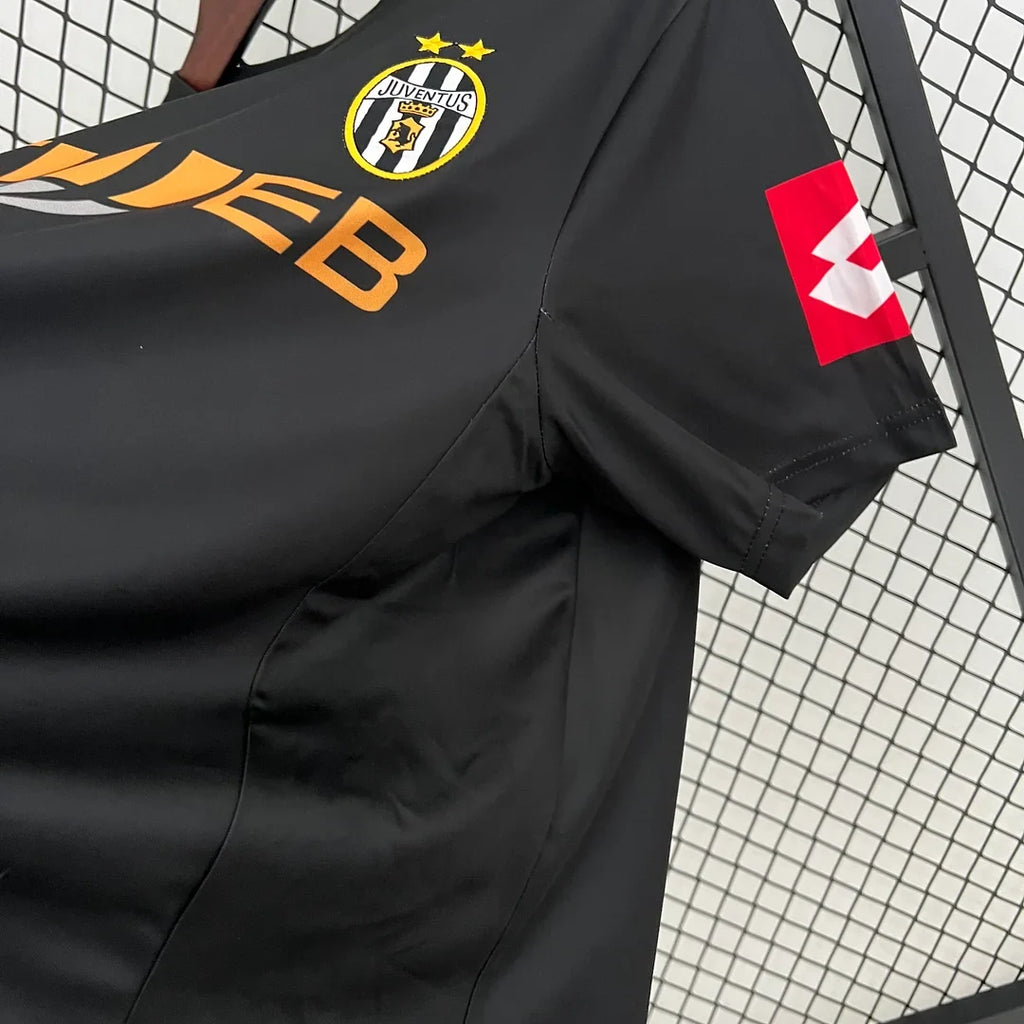 Juventus 2001/2002 Away Retro Jersey