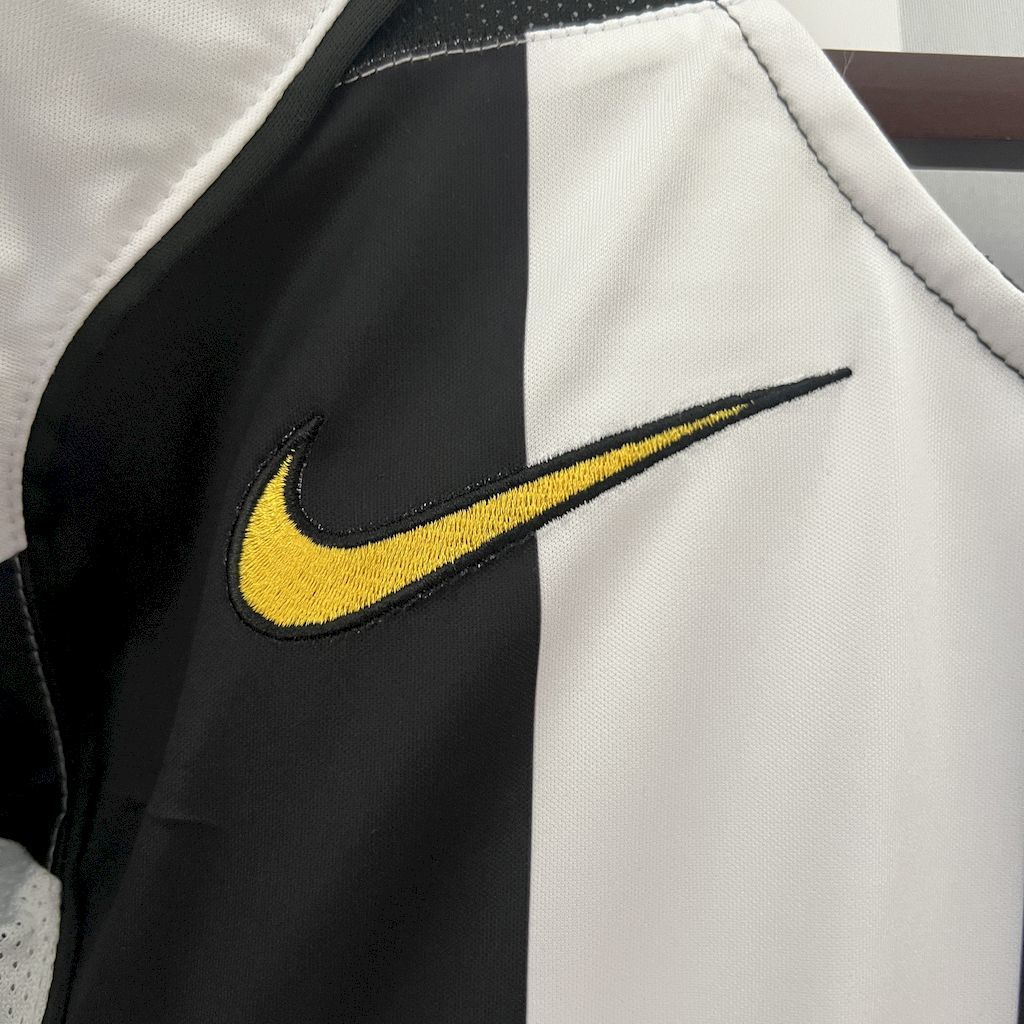 Juventus 2004/2005 Home Retro Jersey