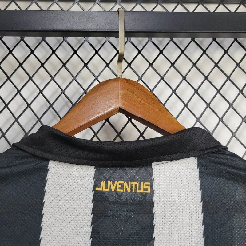 Juventus 2010/2011 Home Retro Jersey