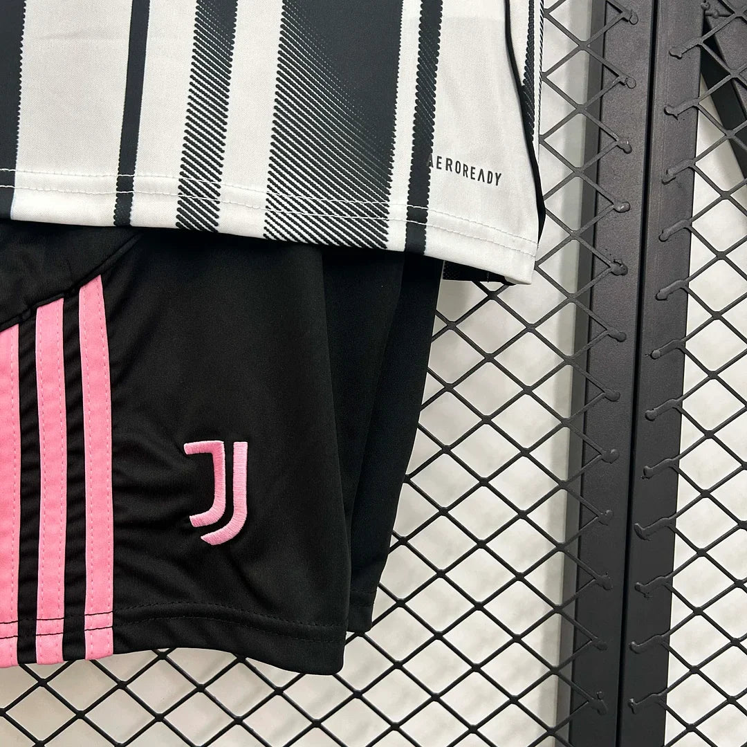 Juventus 2025/2026 Home Kit Kids Size