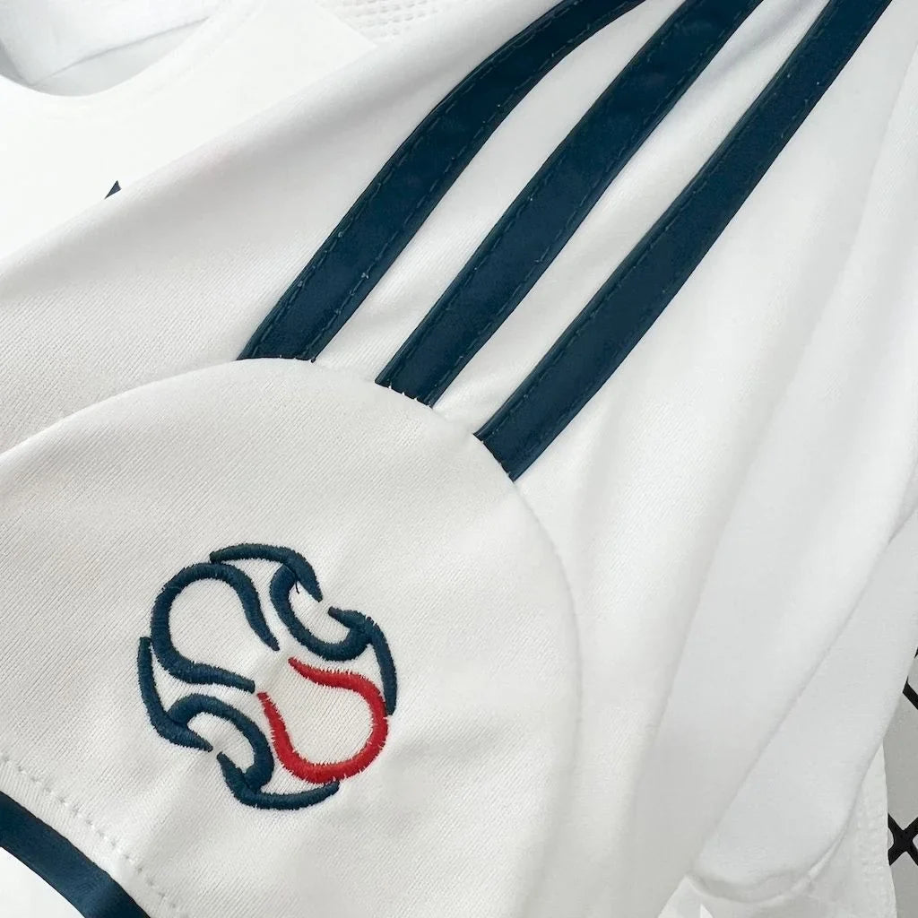 Liverpool 2006/2007 Away Retro Jersey