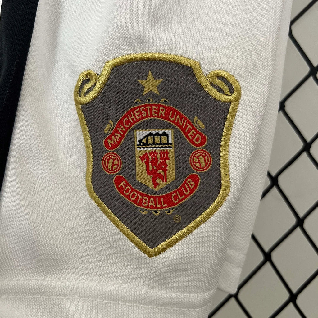 Manchester United 1999/2000 European Home Retro Jersey Kids Size
