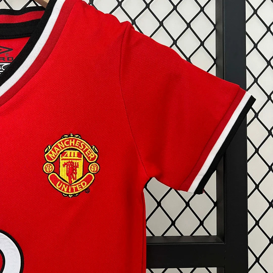 Manchester United 2000/2002 Home Retro Jersey Kids Size