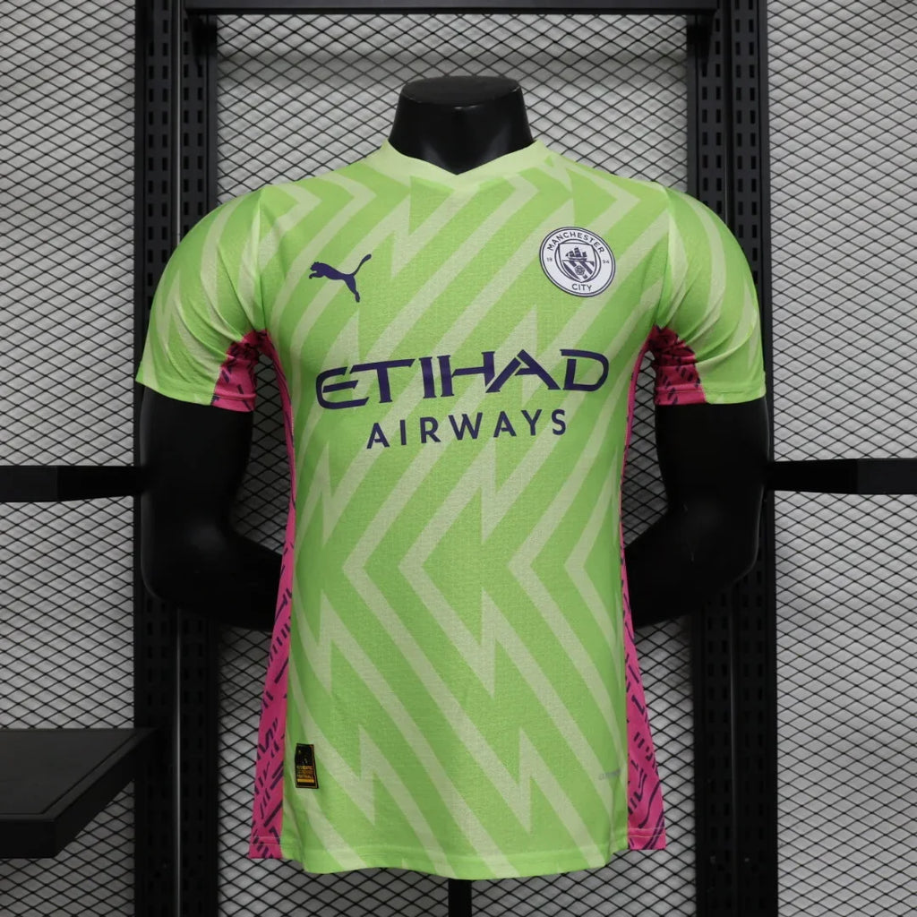 Manchester United 2023/2024 Goalkeeper Kit