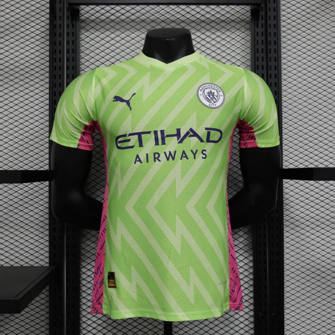 Manchester United 2023/2024 Goalkeeper Kit