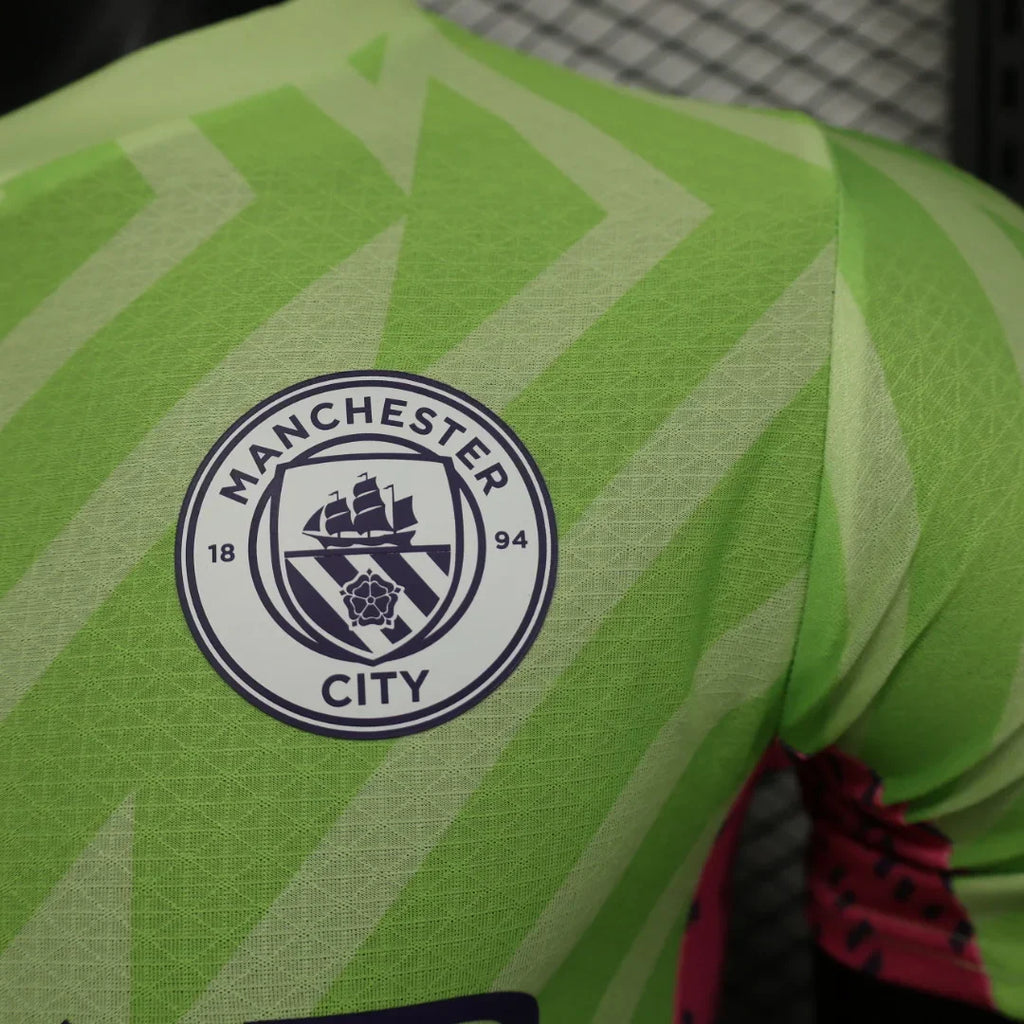 Manchester United 2023/2024 Goalkeeper Kit