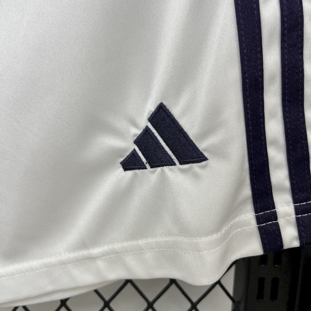 Manchester United 2025/2026 Away Shorts