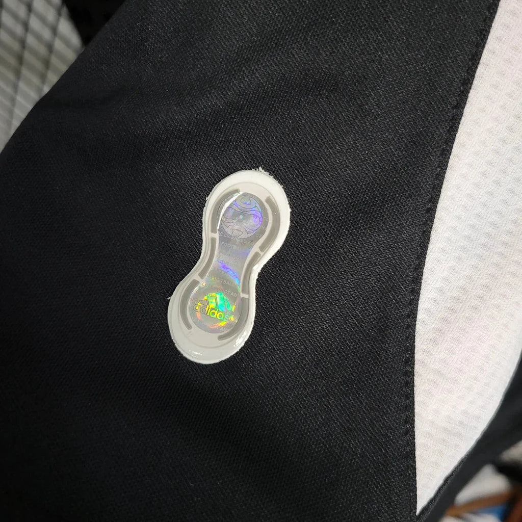 Real Madrid 2006/2007 Away Retro Jersey