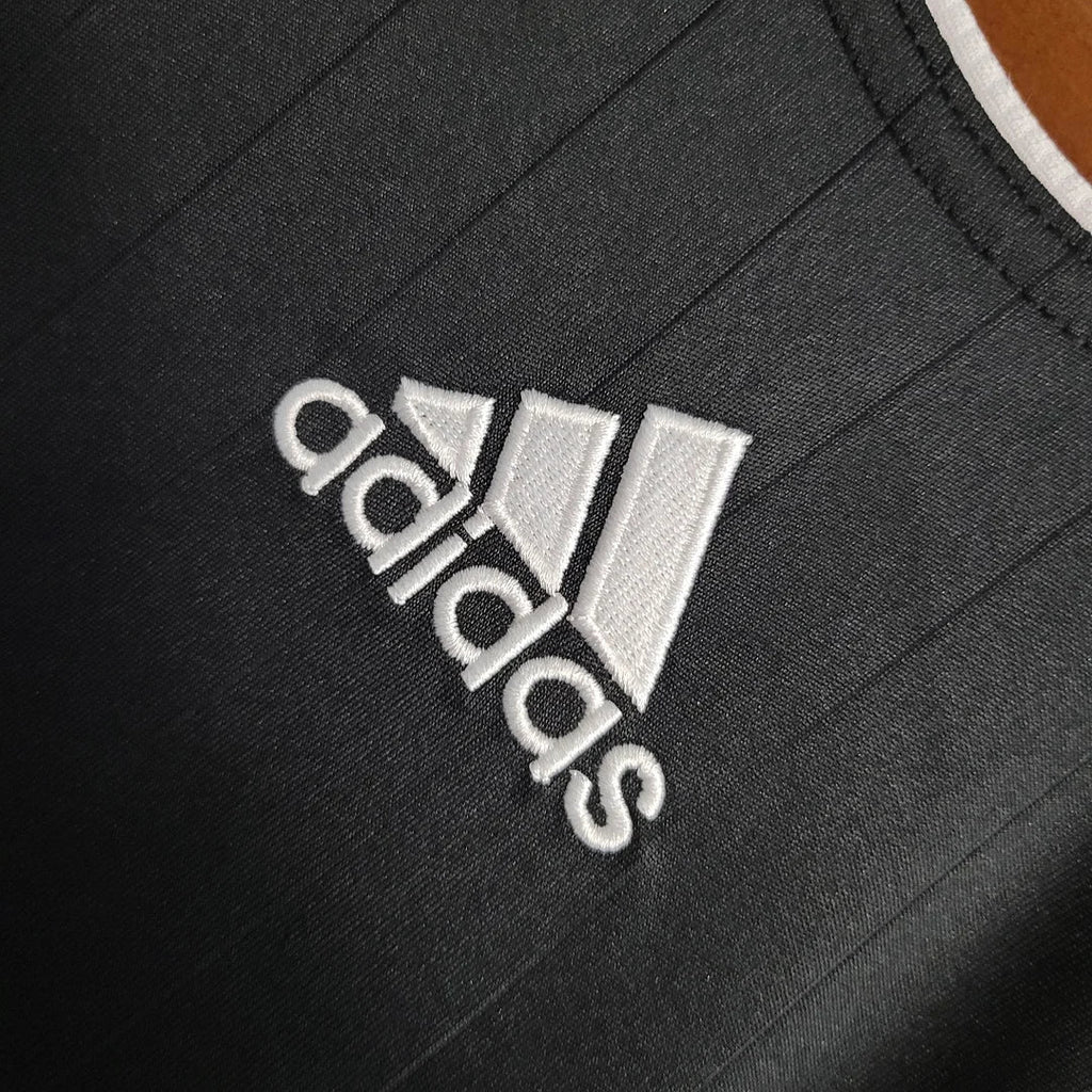 Real Madrid 2006/2007 Away Retro Jersey