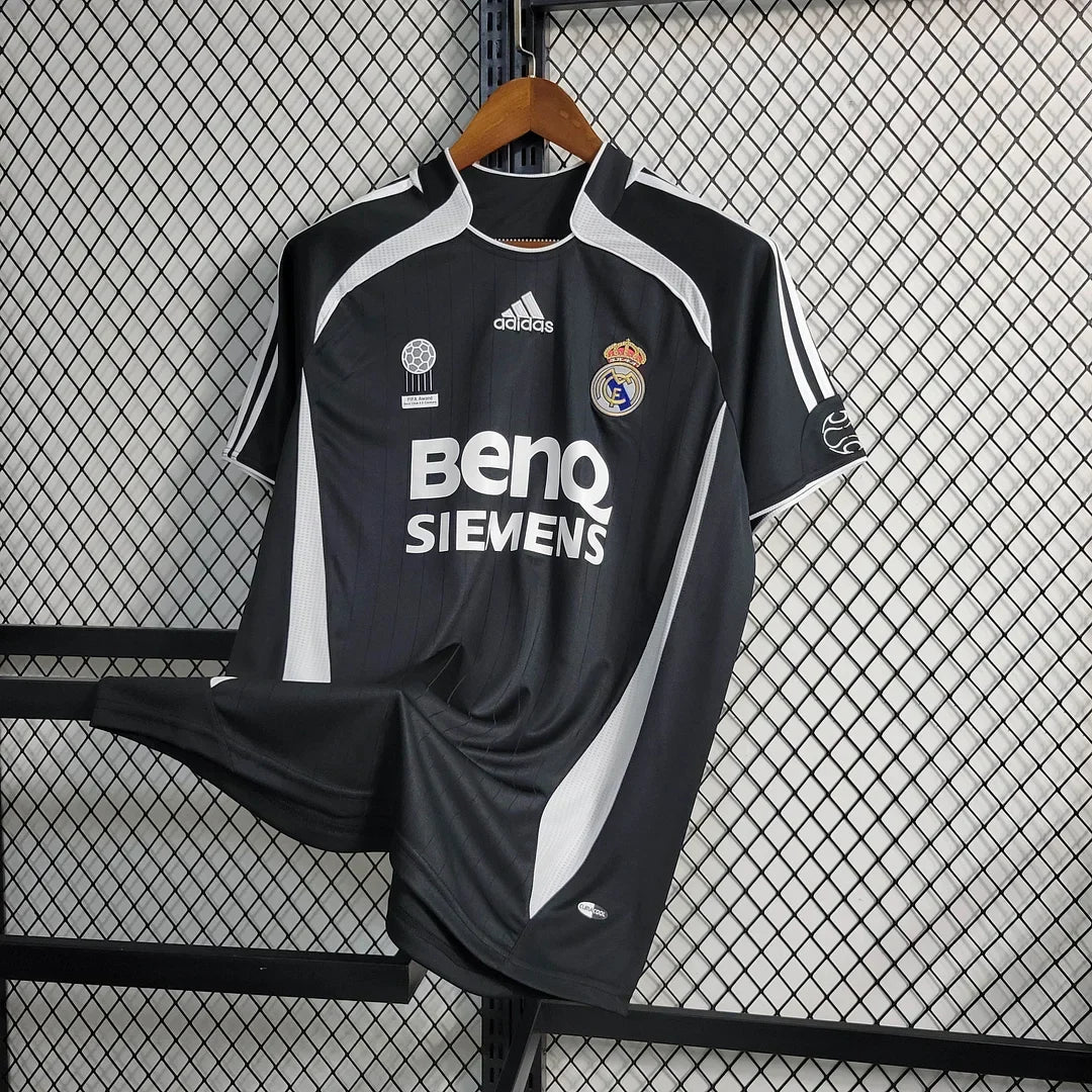 Real Madrid 2006/2007 Away Retro Jersey
