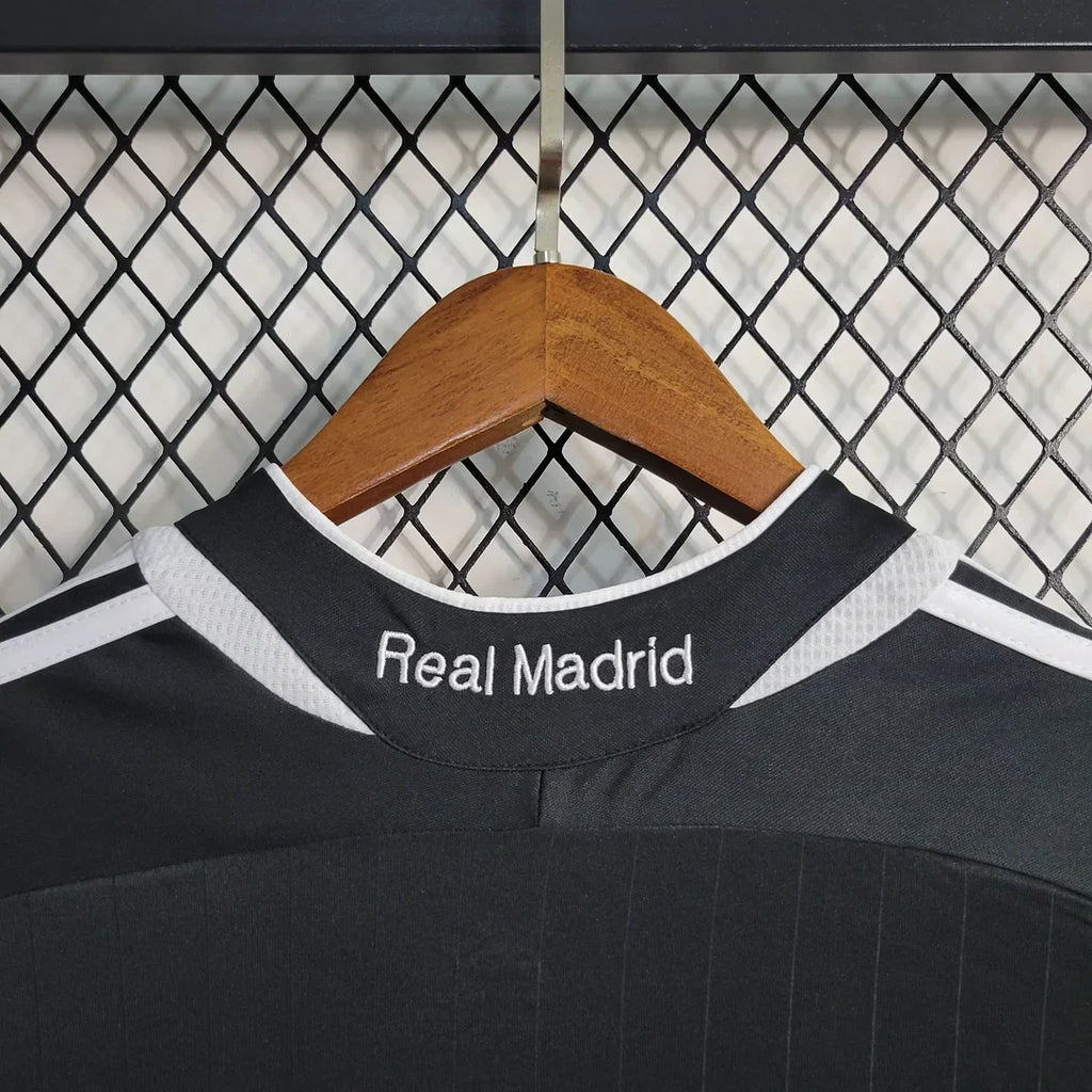 Real Madrid 2006/2007 Away Retro Jersey