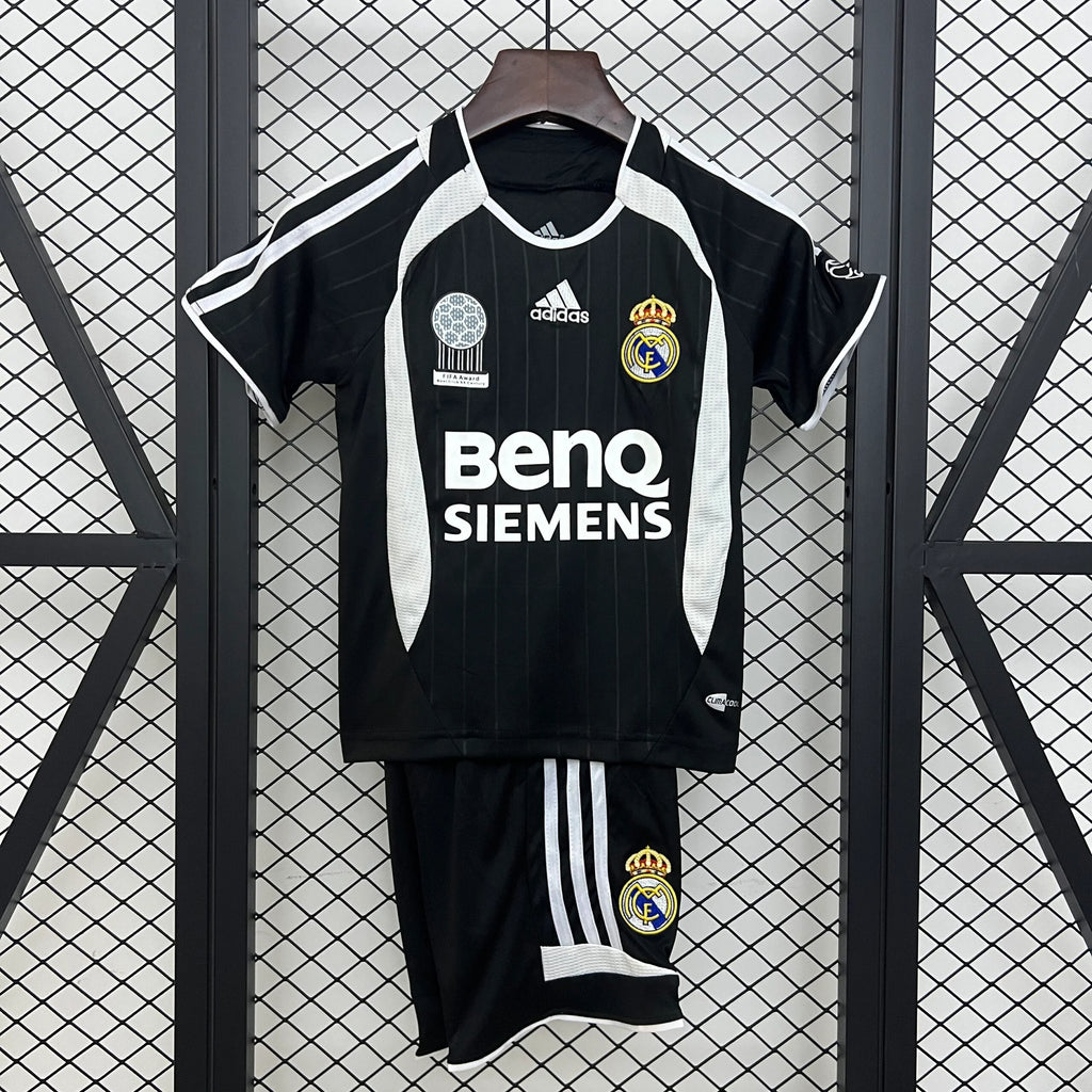 Real Madrid 2006/2007 Away Retro Kit Kids Size